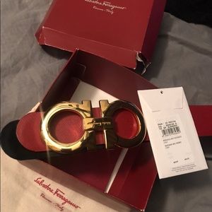 Salvatore Reversible Ferragamo belt Black/Red